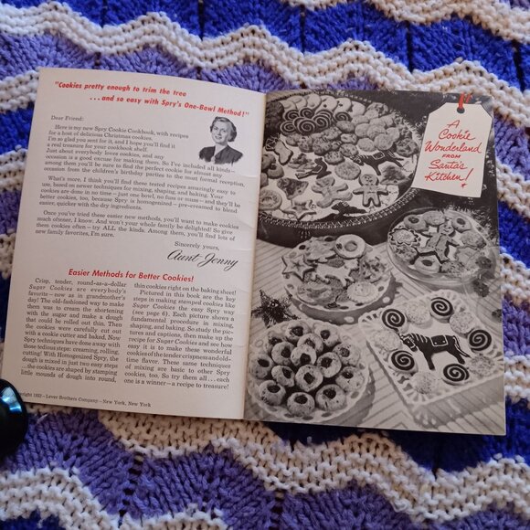 Aunt Jennys Old-Fashioned Christmas Cookie Recipe Book 1952 Vintage - Picture 3 of 7